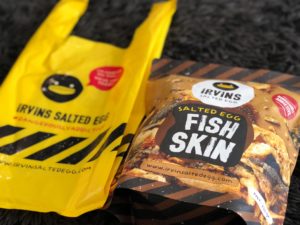 シンガポールで大行列のチップス屋さん　IRVINS　SALTED EGG FISH SKIN